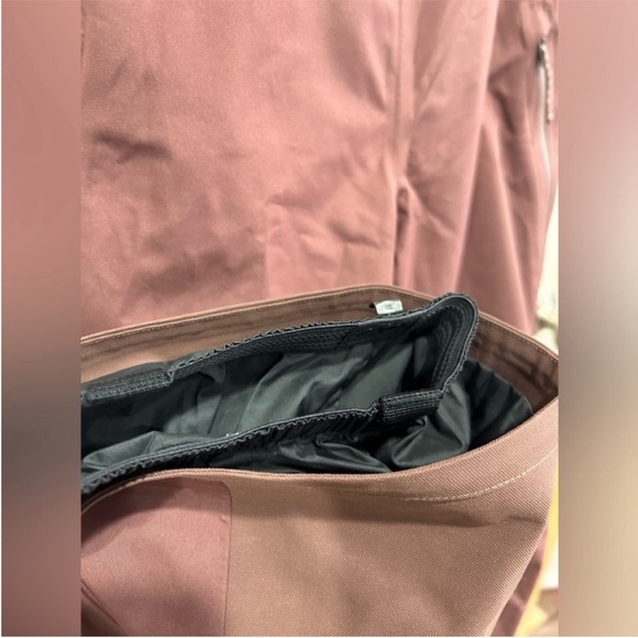 Patagonia Women's Medium Insulated Powder Town Ski Bibs Dark Pink NWT Snowboard - Picture 9 of 15